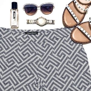 *SOLD* Tommy Bahama Geometric Cropped Capri Pants Size 6